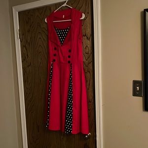 Never worn! Too small in the waist for me, 60’s style